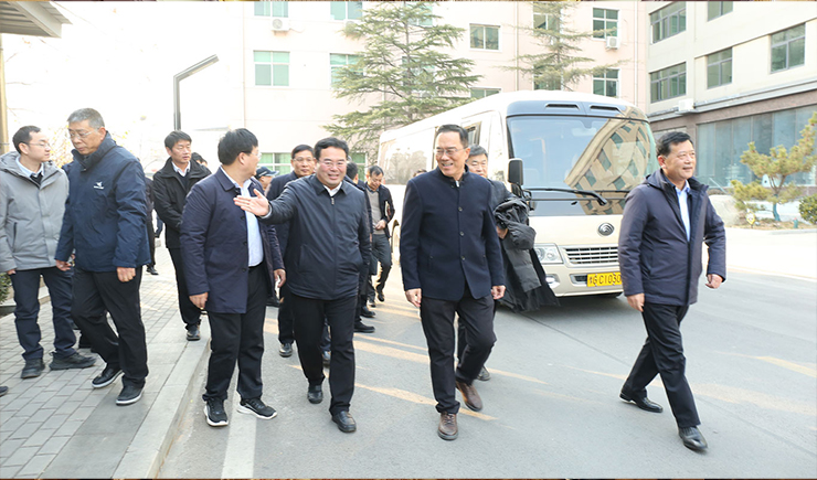 热烈欢迎新乡学院领导团深入香蕉视频黄下载公司调研，共绘校企合作蓝图
