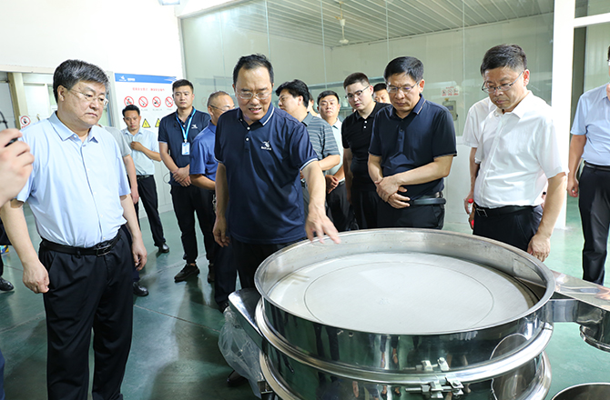 新乡市领导调研振动香蕉污视频APP产业链及企业上市工作