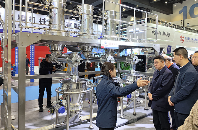 香蕉视频黄下载以“智能香蕉污视频APP香蕉视频在线观看黄色+防爆解决方案”双引擎驱动制造业升级，获工信部领导现场点赞